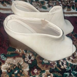 Elegant Cream Wedge Peep-Toe Shoes